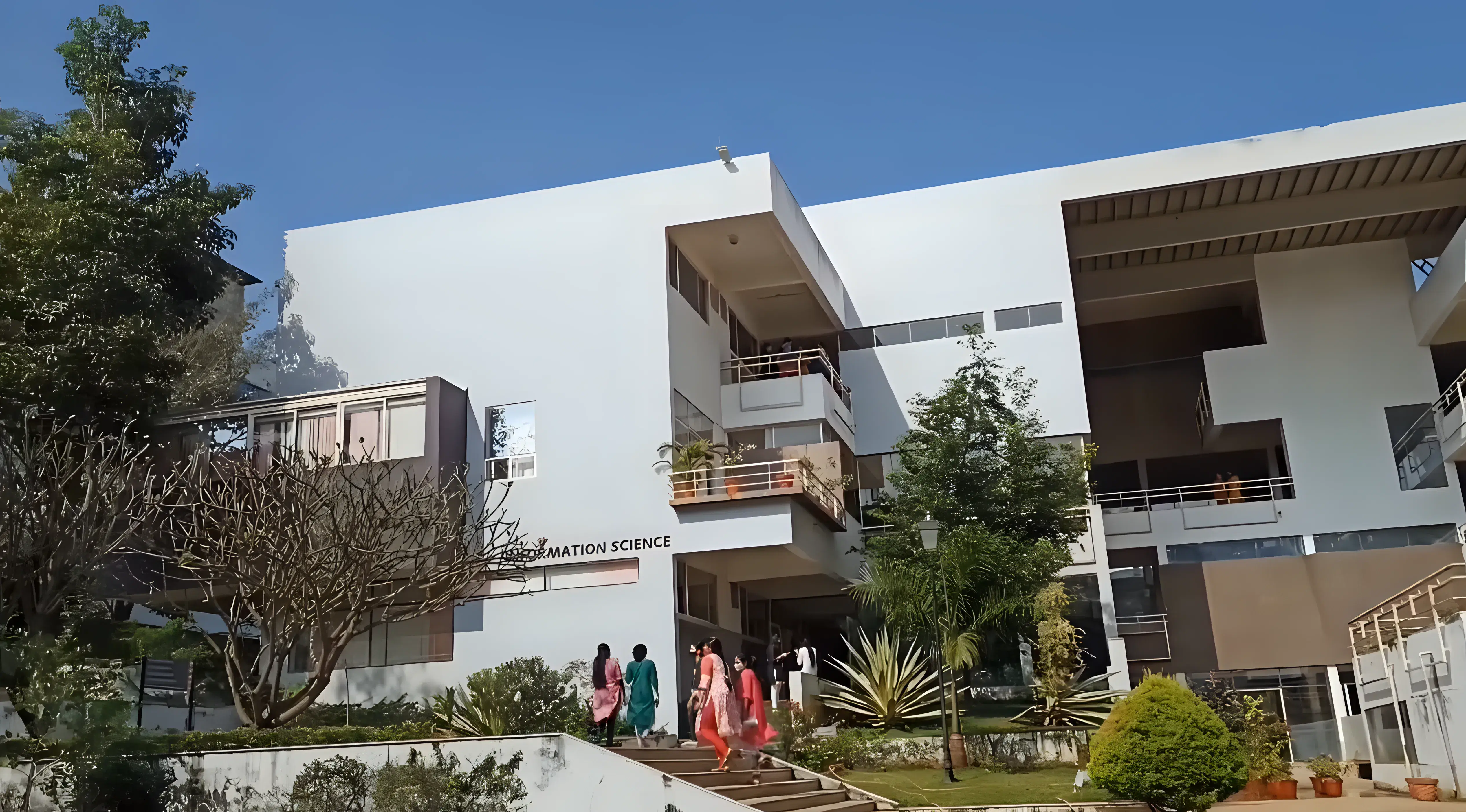 KLE Institute of Technology Hubli campus photo 4